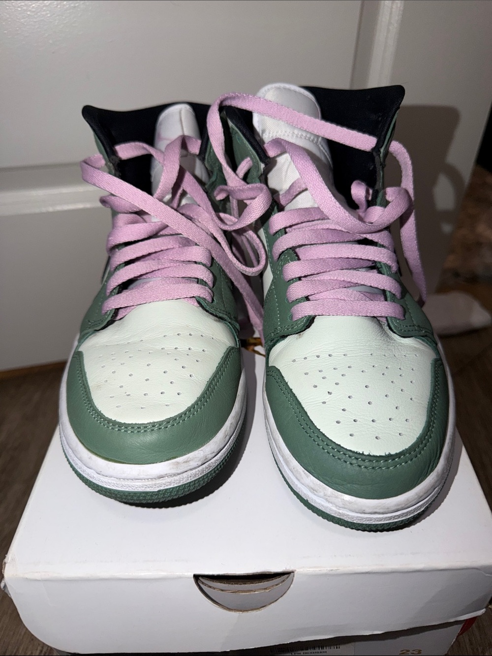 Women Air Jordan Mid SE Green and Pink Sneakers with Pink Laces size 8
